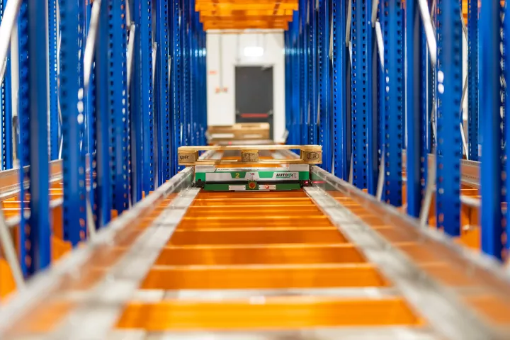 Стеллажи с системой шаттл