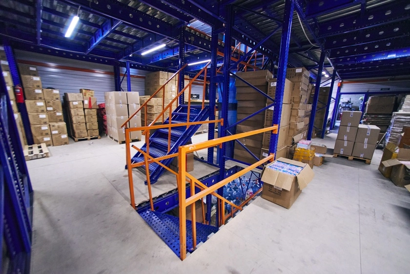 Самонесущий мезонин с настилом фанера