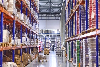 Стеллажи для логистики